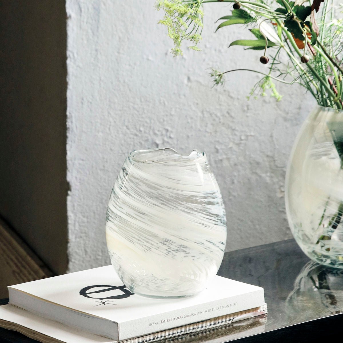 Vase asymetrique jupiter society of lifestyle