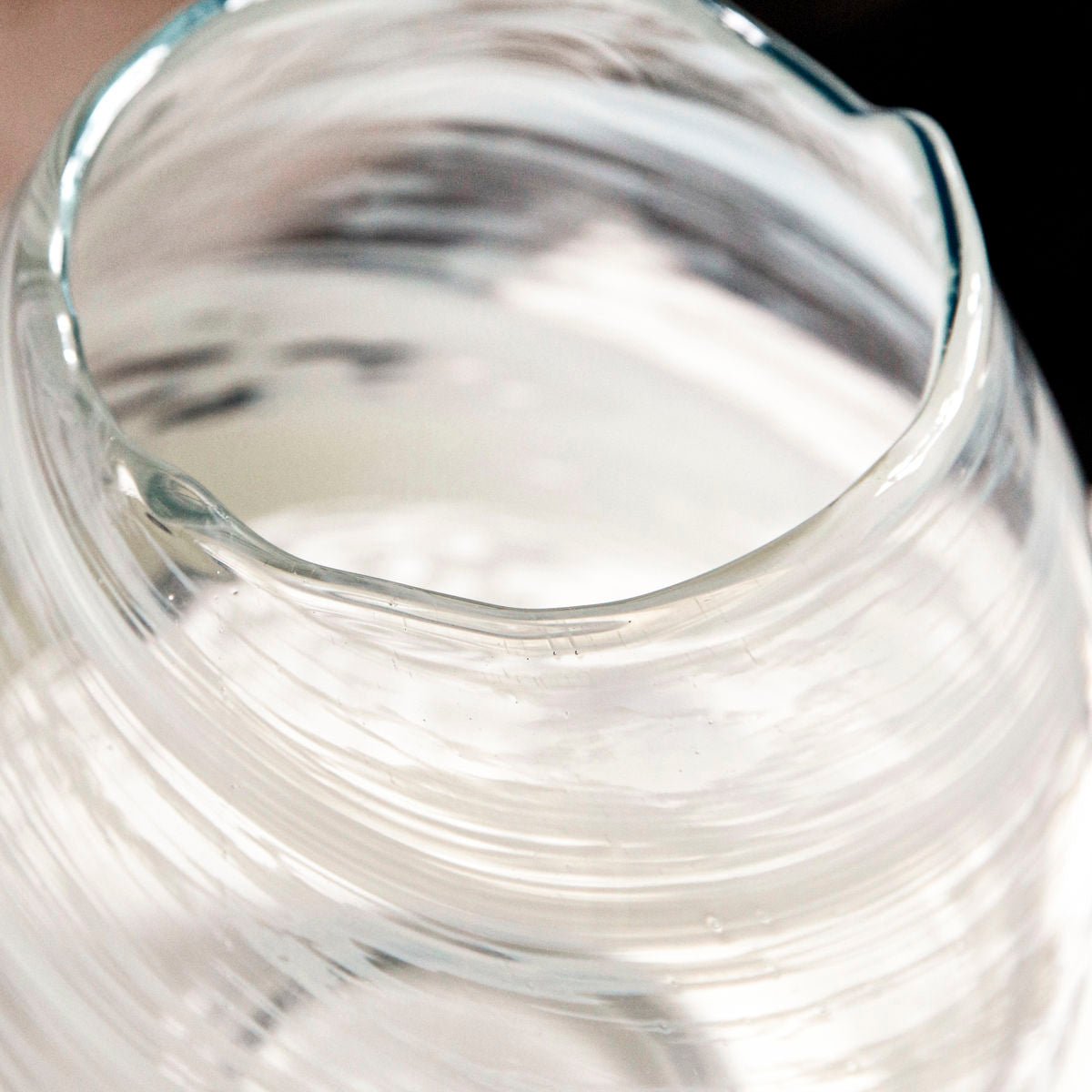 Vase asymetrique jupiter society of lifestyle