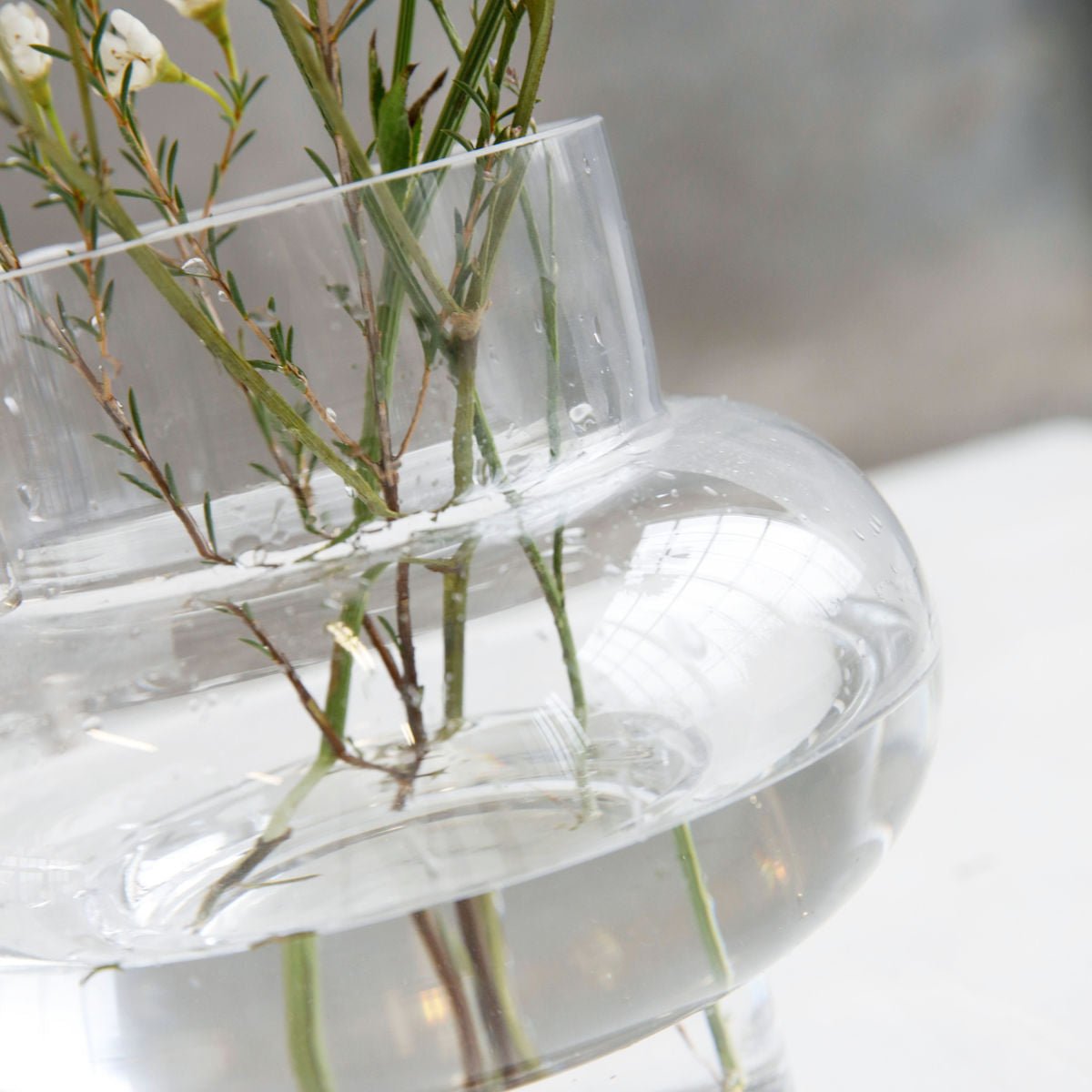 Vase transparent forme douce et arrondie