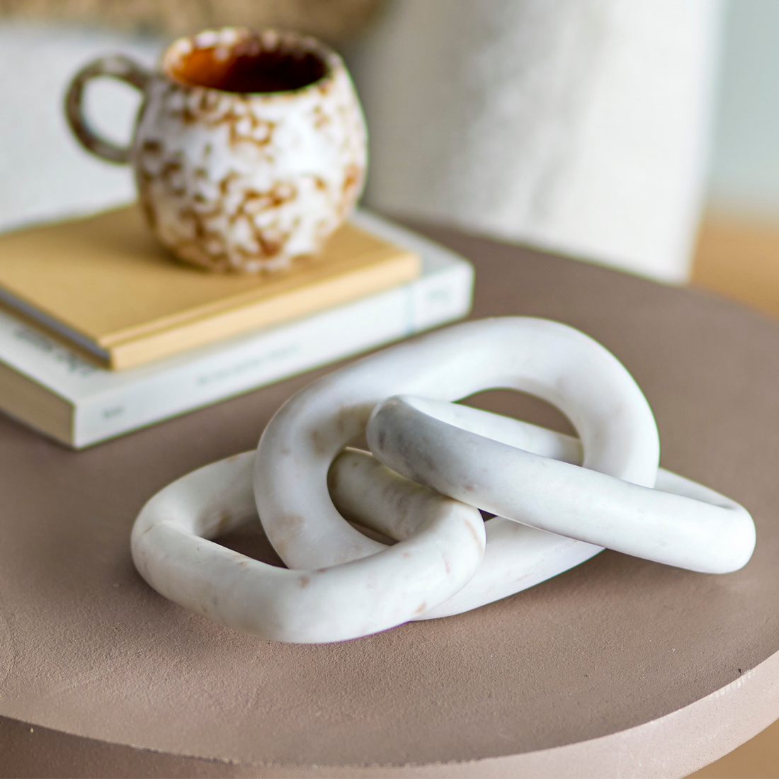 Chaine-Marbre-Blanc-Bloomingville-Adee