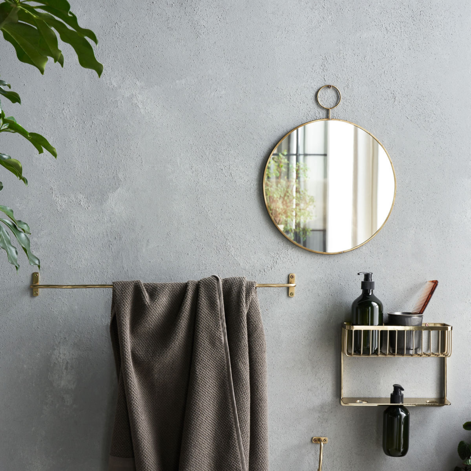 Miroir rond dore loop elegant et raffine en laiton Society of lifestyle 
