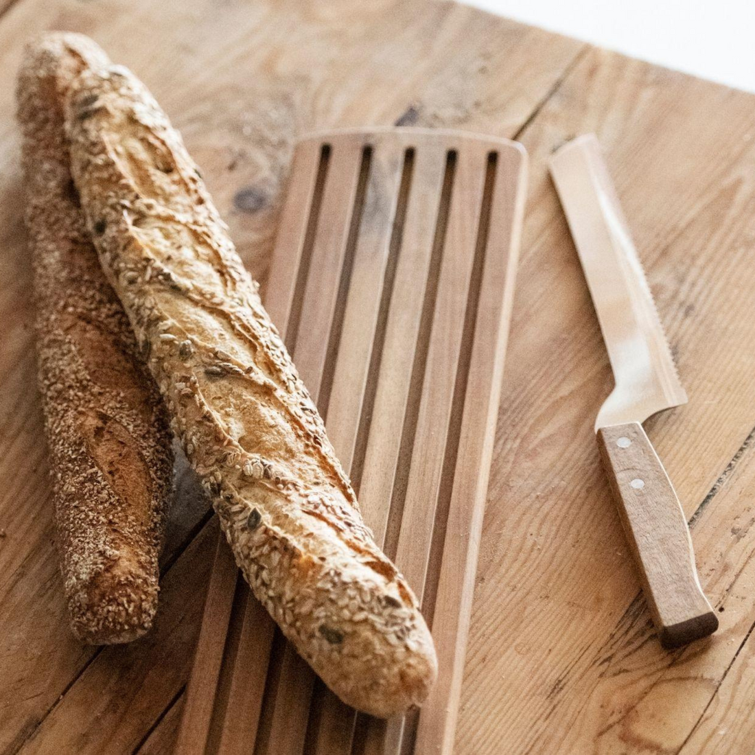 ensemble pour découper du pain