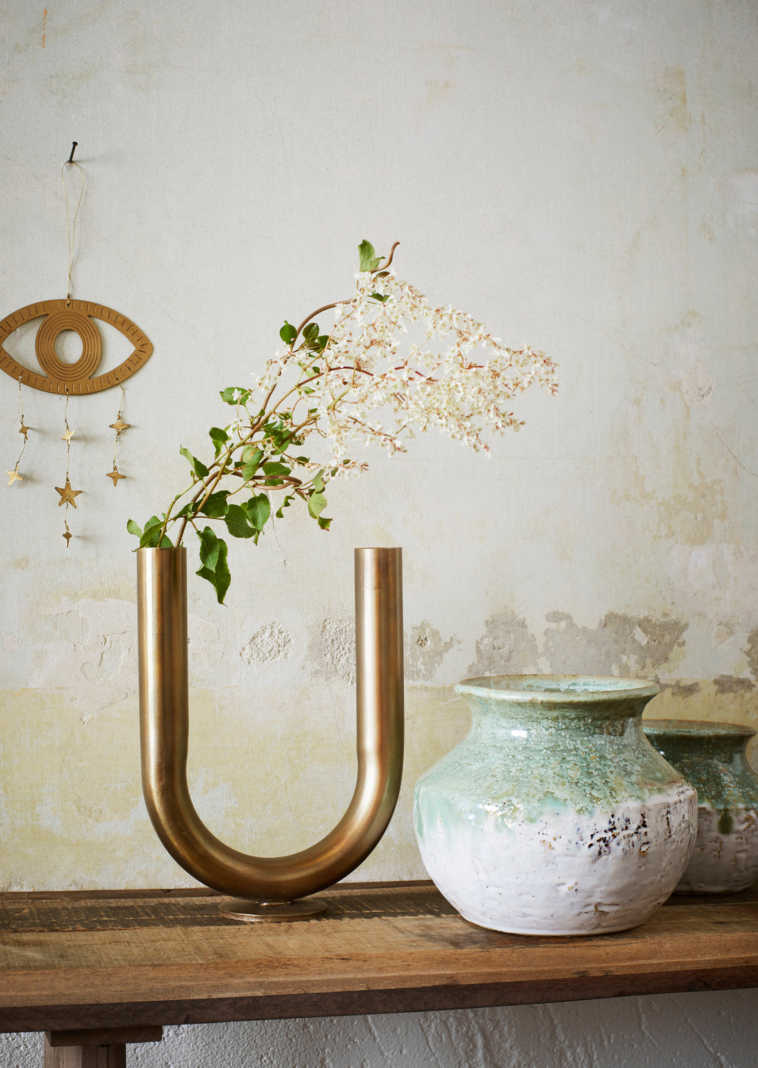 Vase en forme U pour fleurs naturelles ou sechees en laiton doré de haute qualite