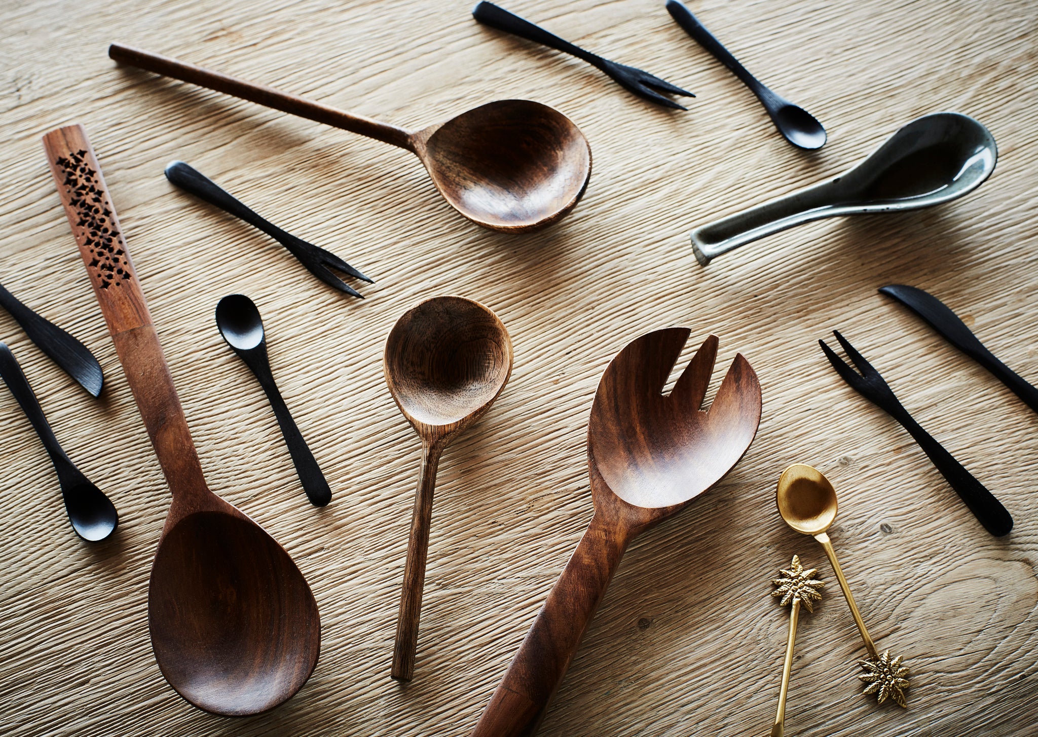 couteau a tartiner noir en bois de bambou madam stoltz