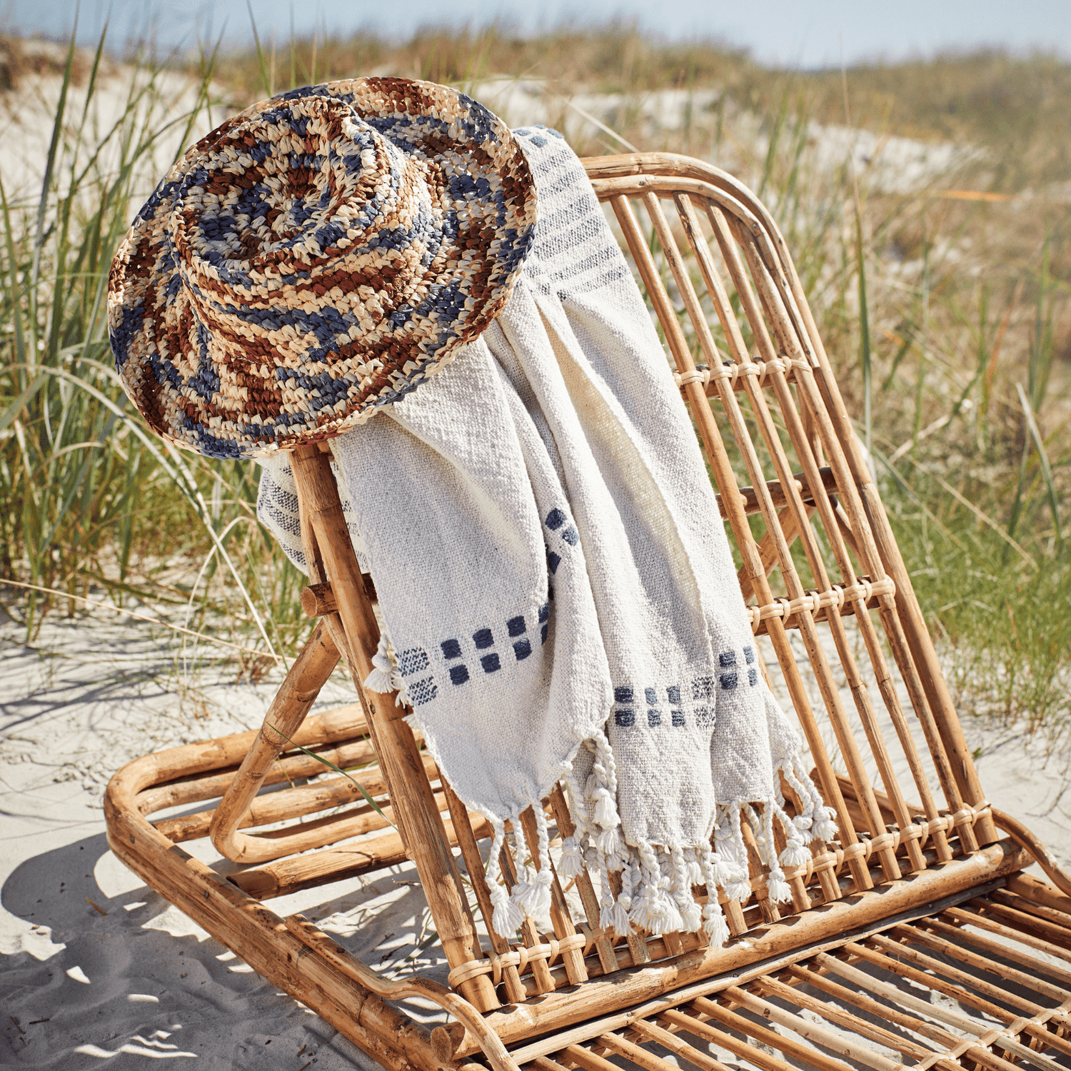 drap de plage fouta en coton recycle de couleur bleu madam stoltz